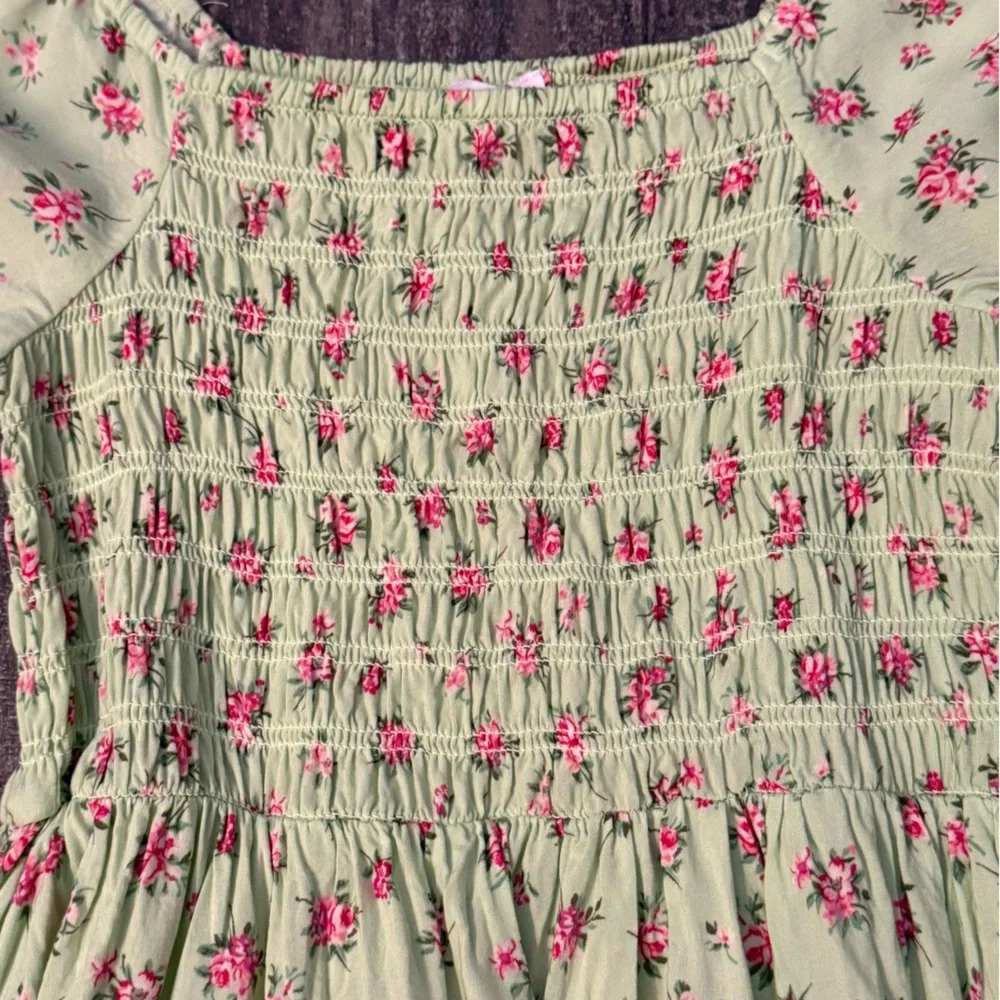 Children’s Place light green floral short-sleeve dress